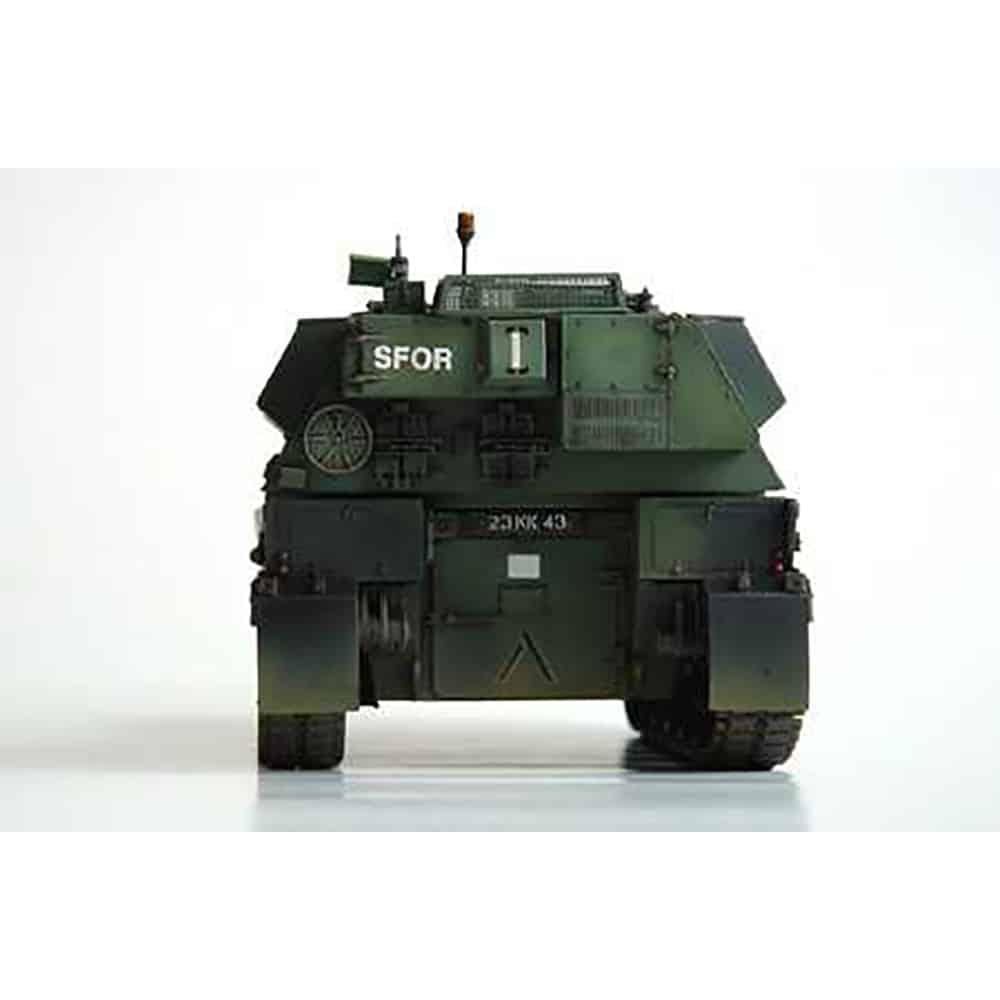 Trumpeter 1:35  British 155mm AS-90 self-propelled howitzer