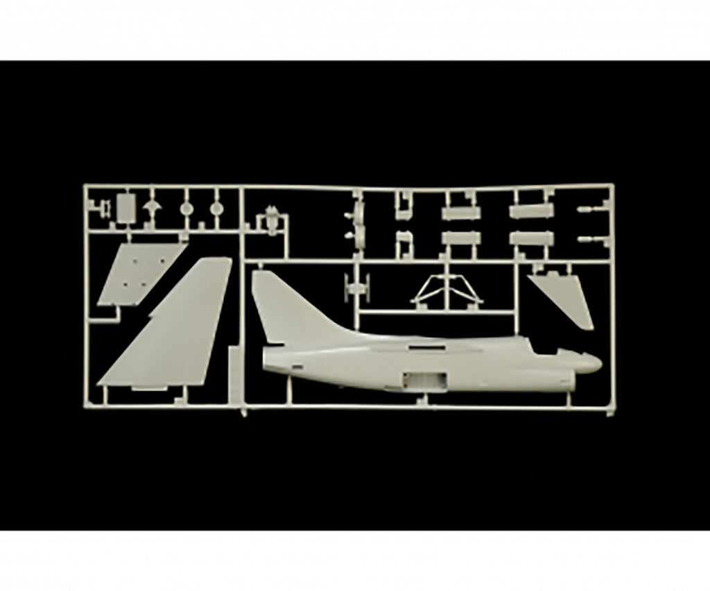 Italeri 1:72 A-7E Corsair ll - 1411_08
