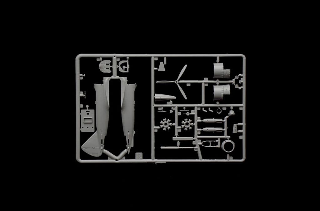 Italeri 1:72 Reggiane Re.2002 Ariete Plastic Model Kit - 1472_(8)