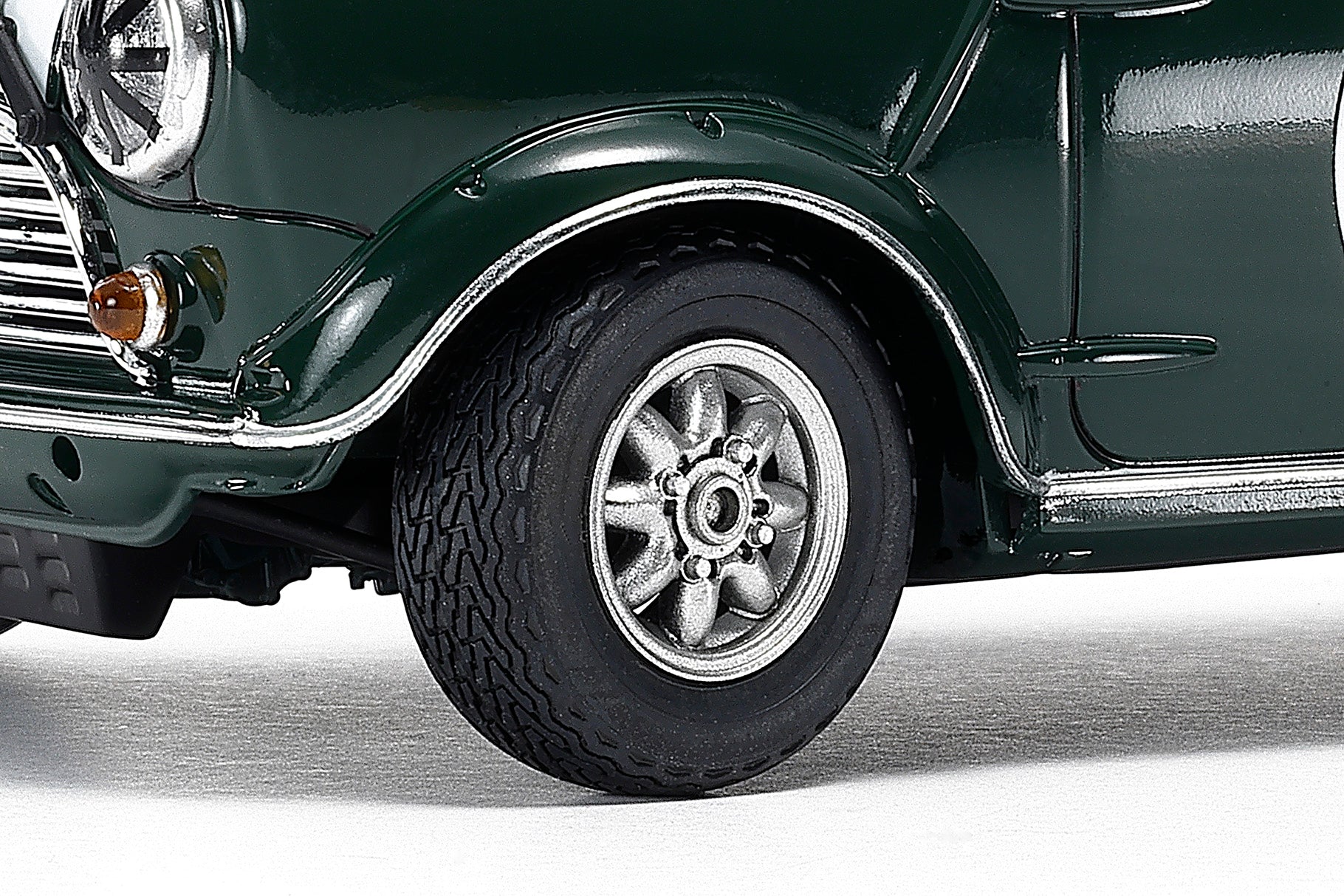 Tamiya 1:24 Morris Mini Cooper Racing 24130 Plastic model kit - 24130_04