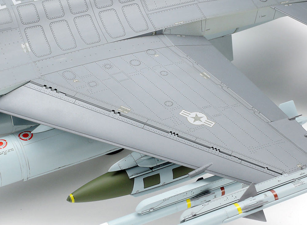 Tamiya 1/32 F-16CJ (Block 50) Fighting Falcon - 60315_15