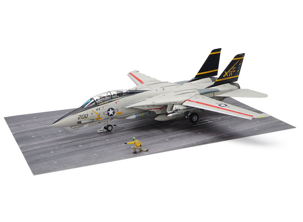 Tamiya 1:48 USN F-14A Tomcat (Late Version) Carrier Launch Set - 61122_001