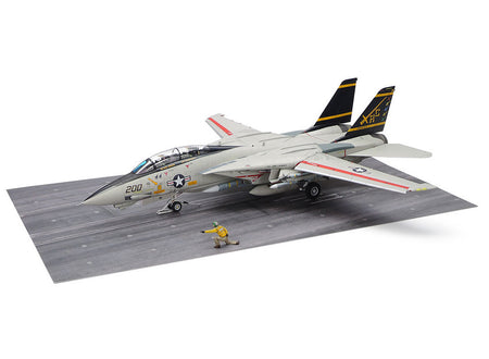 Tamiya 1:48 USN F-14A Tomcat (Late Version) Carrier Launch Set - 61122_001