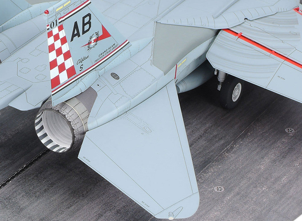 Tamiya 1:48 USN F-14A Tomcat (Late Version) Carrier Launch Set - 61122_023