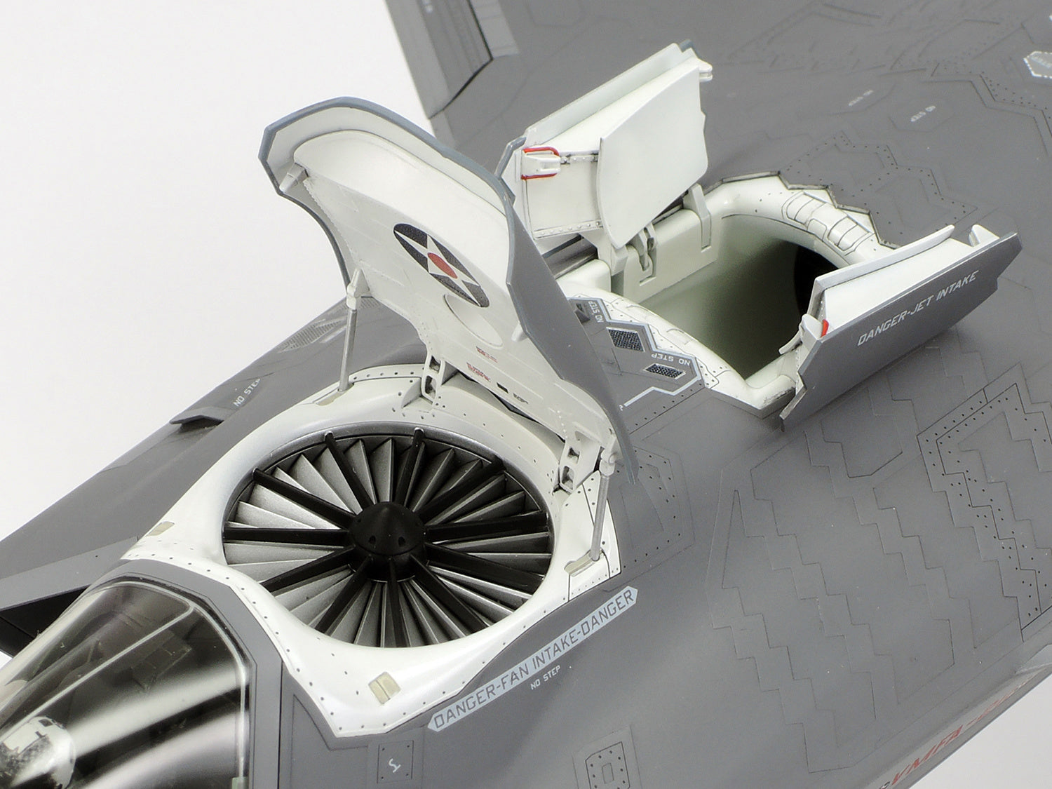 Tamiya 1:48 Lockheed Martin F-35B Lightning II 61125 - 61125_04