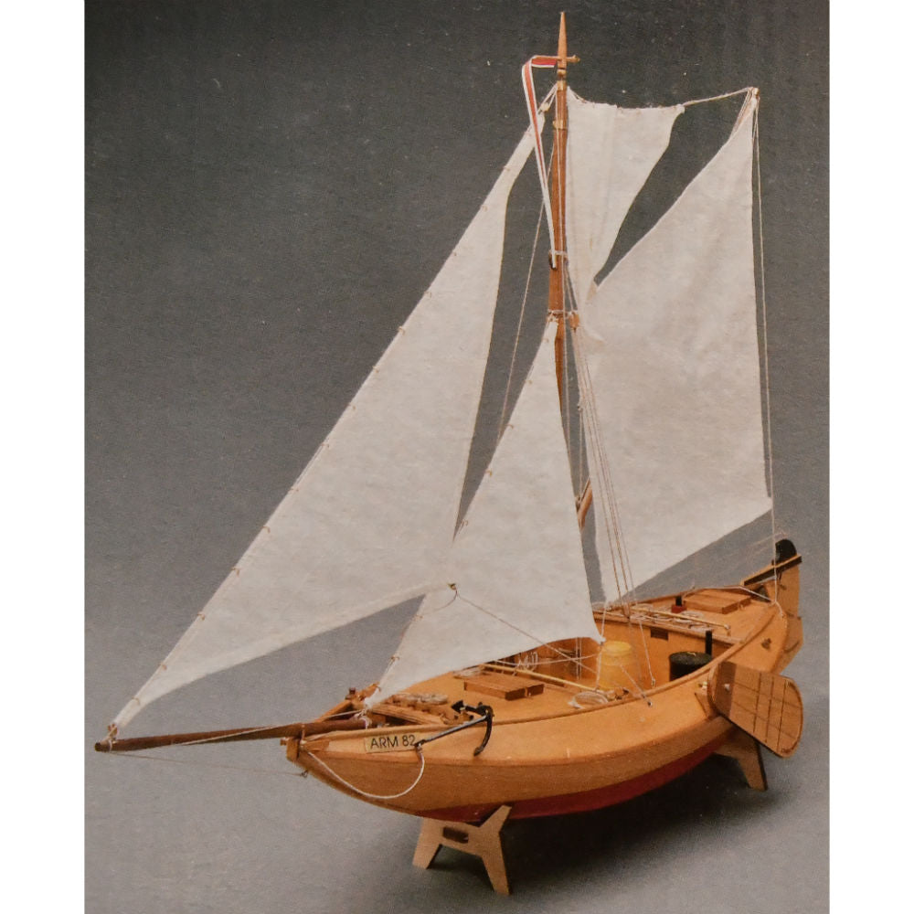 Mantua 1:25 ARM 82 Dutch Fishing Vessel 620mm Wooden Ship Kit